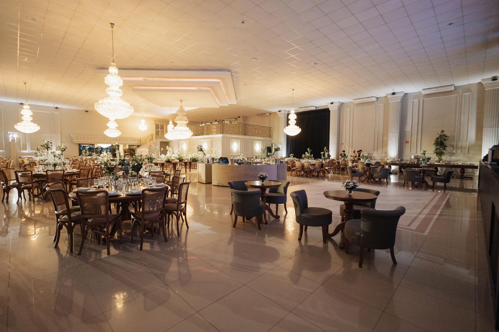 Ambiente Fauze Karam Buffet