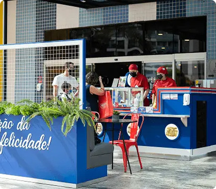 Quiosque American Cookies com área de convivência