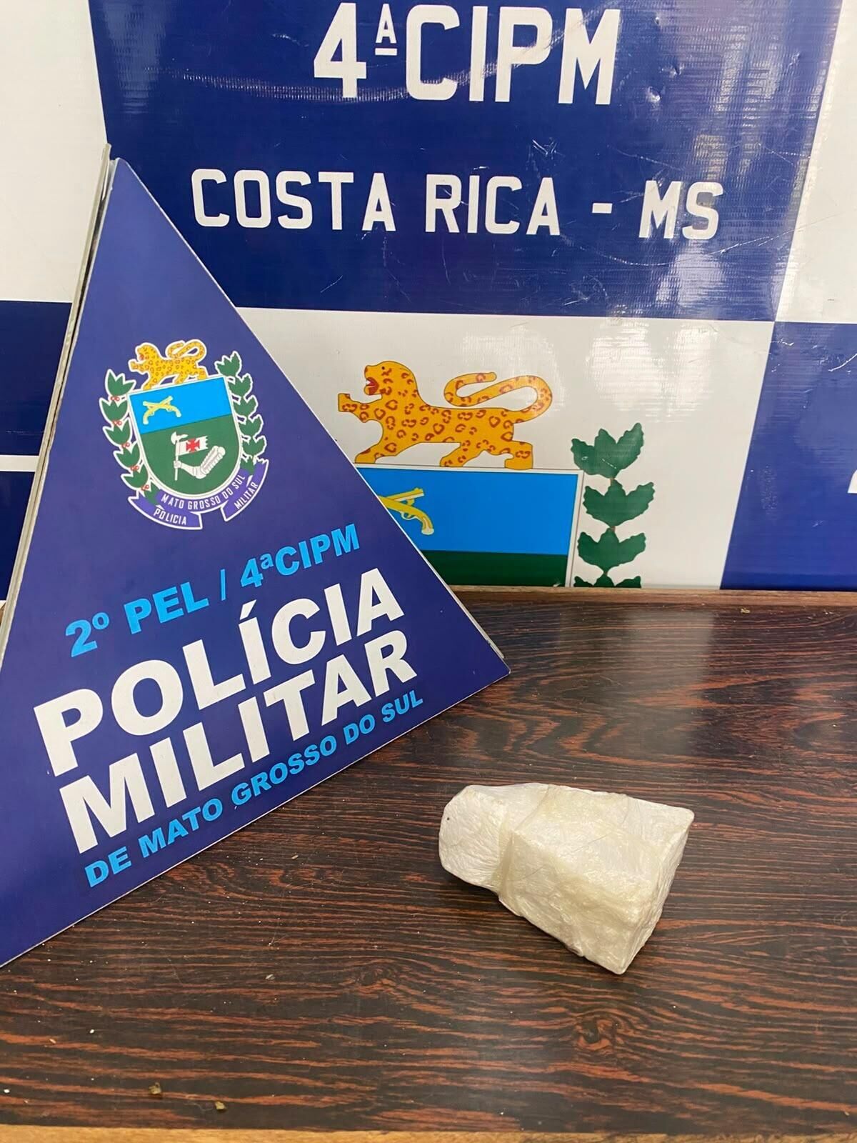 Imagem ilustrativa da matéria Mulher é detida com cerca de 100 gramas de cocaína na rodoviária de Costa Rica