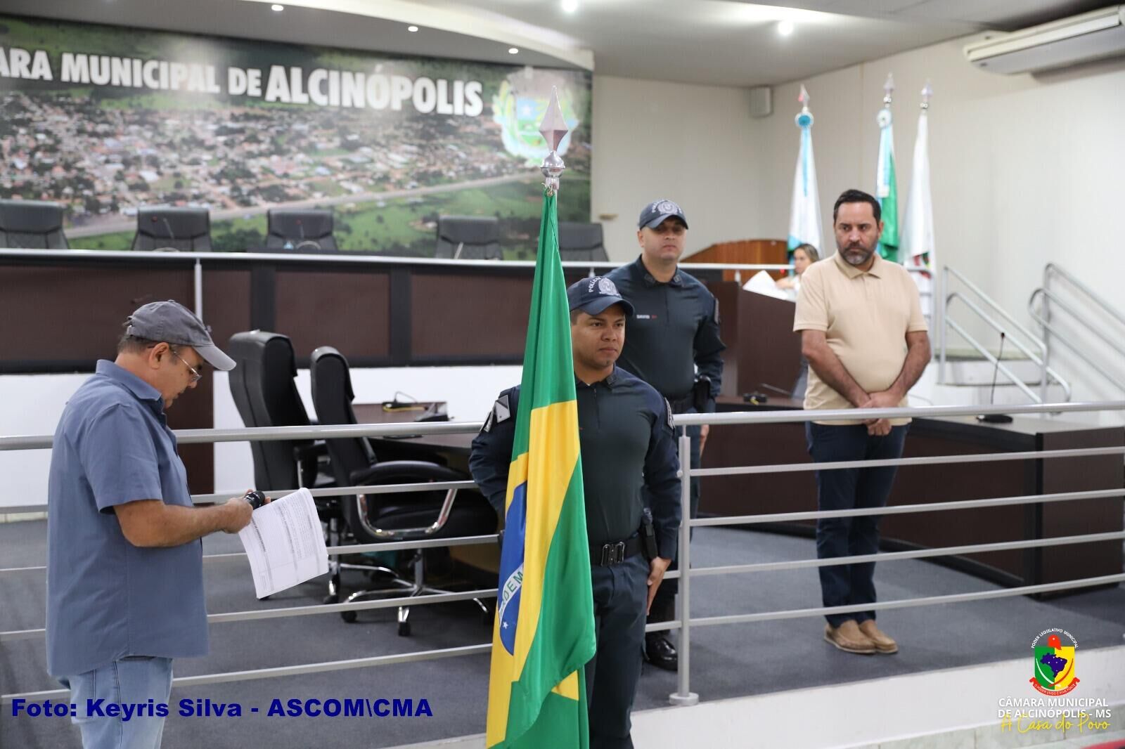 Imagem ilustrativa da matéria Jovens de Alcinópolis prestam Juramento à Bandeira em solenidade com apoio da Polícia Militar