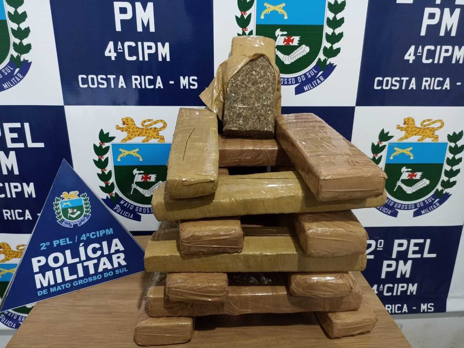 Imagem da notícia Mulher é presa com mais de 15 kg de maconha em ônibus intermunicipal em Costa Rica
