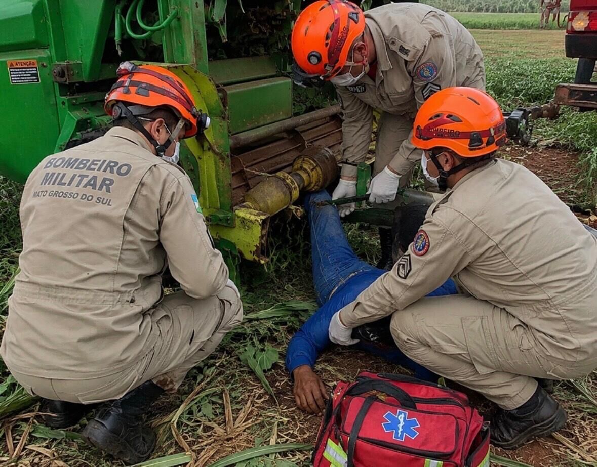 Ilustração da notícia Jovem fica com perna presa em maquinário agrícola em Paraíso das Águas da MS Todo dia