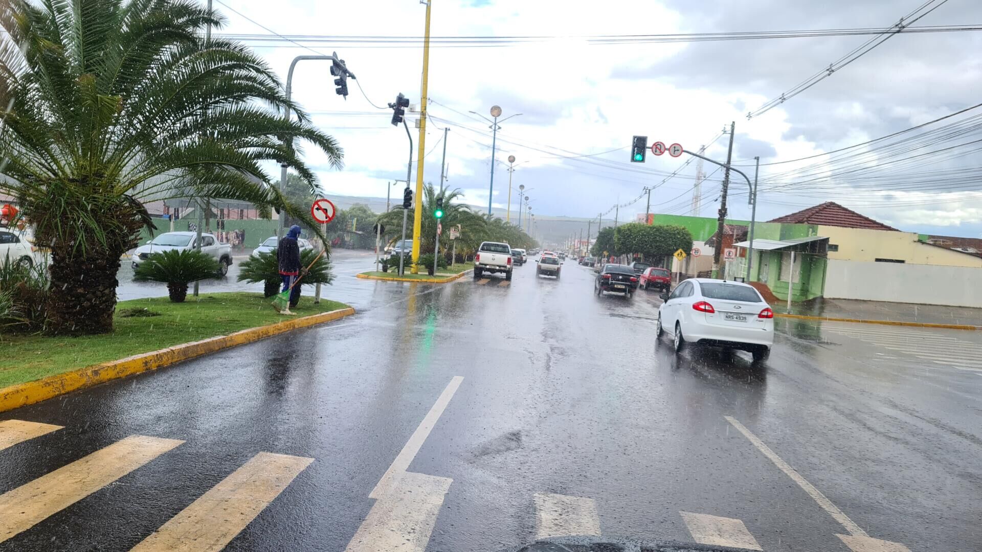 Ilustração da notícia Norte de MS entra em alerta para temporais; Costa Rica e outras 10 cidades têm risco de raios, ventania e granizo