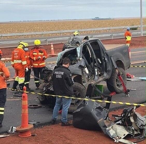 Ilustração da notícia Pai e duas filhas morrem após colisão entre caminhonete e carreta na BR-163, em São Gabriel do Oeste da MS Todo dia
