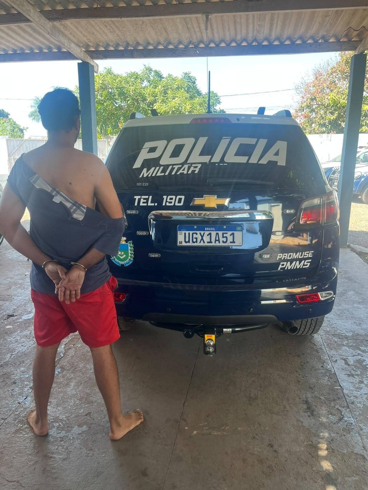 Imagem da notícia Homem é preso após enforcar companheira e agredir cunhada em Ribas do Rio Pardo