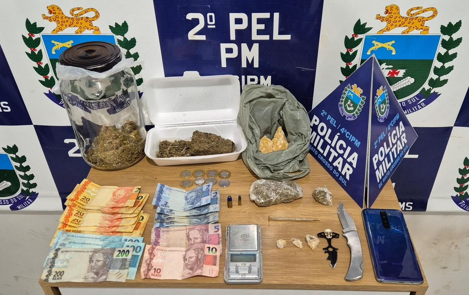 Imagem da notícia Homem é preso com 246 gramas de drogas e munições em Costa Rica