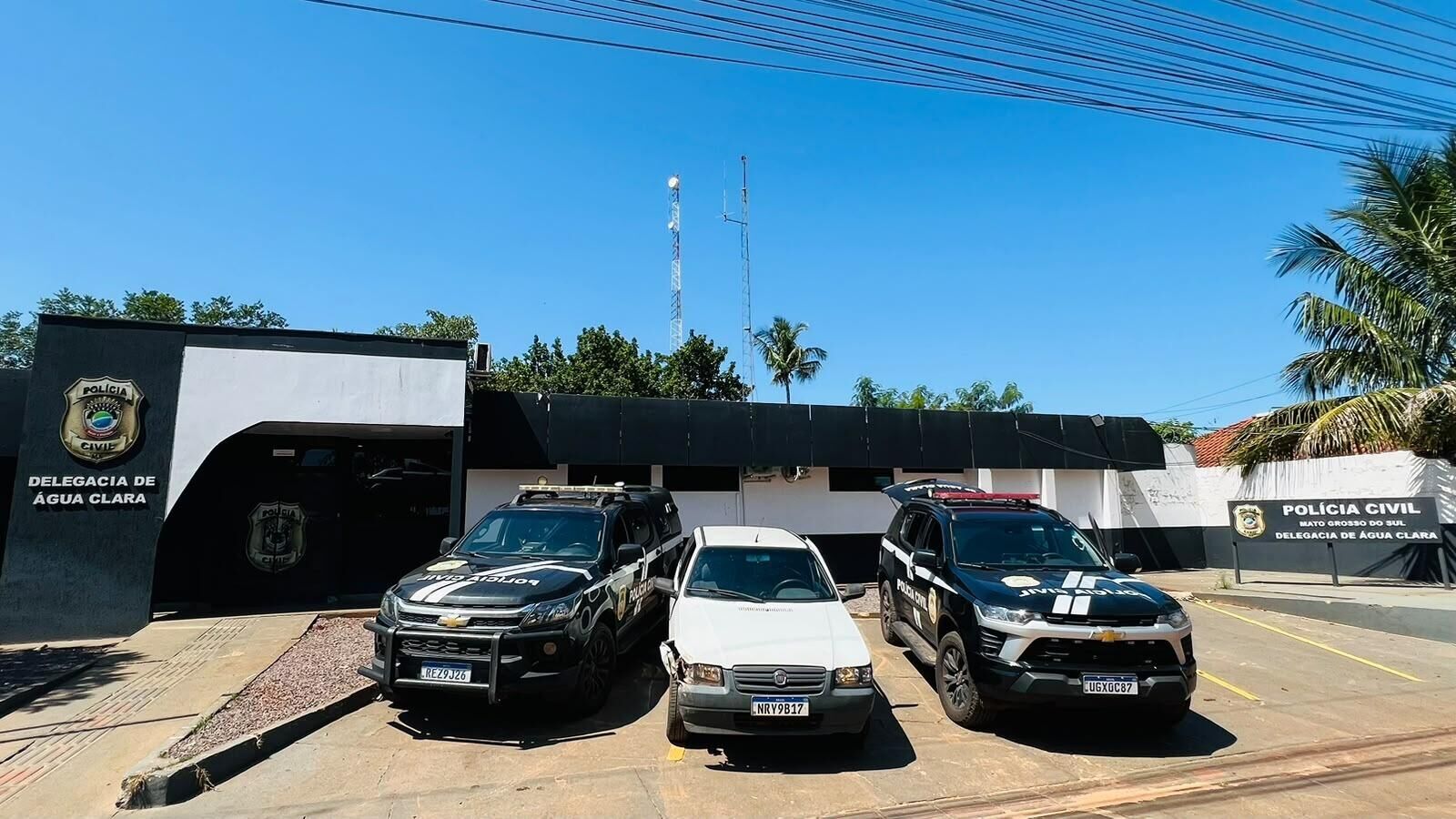 Ilustração da notícia Jovem é preso com carro furtado e droga na BR-262, em Água Clara; três adolescentes também estavam no veículo da MS Todo dia