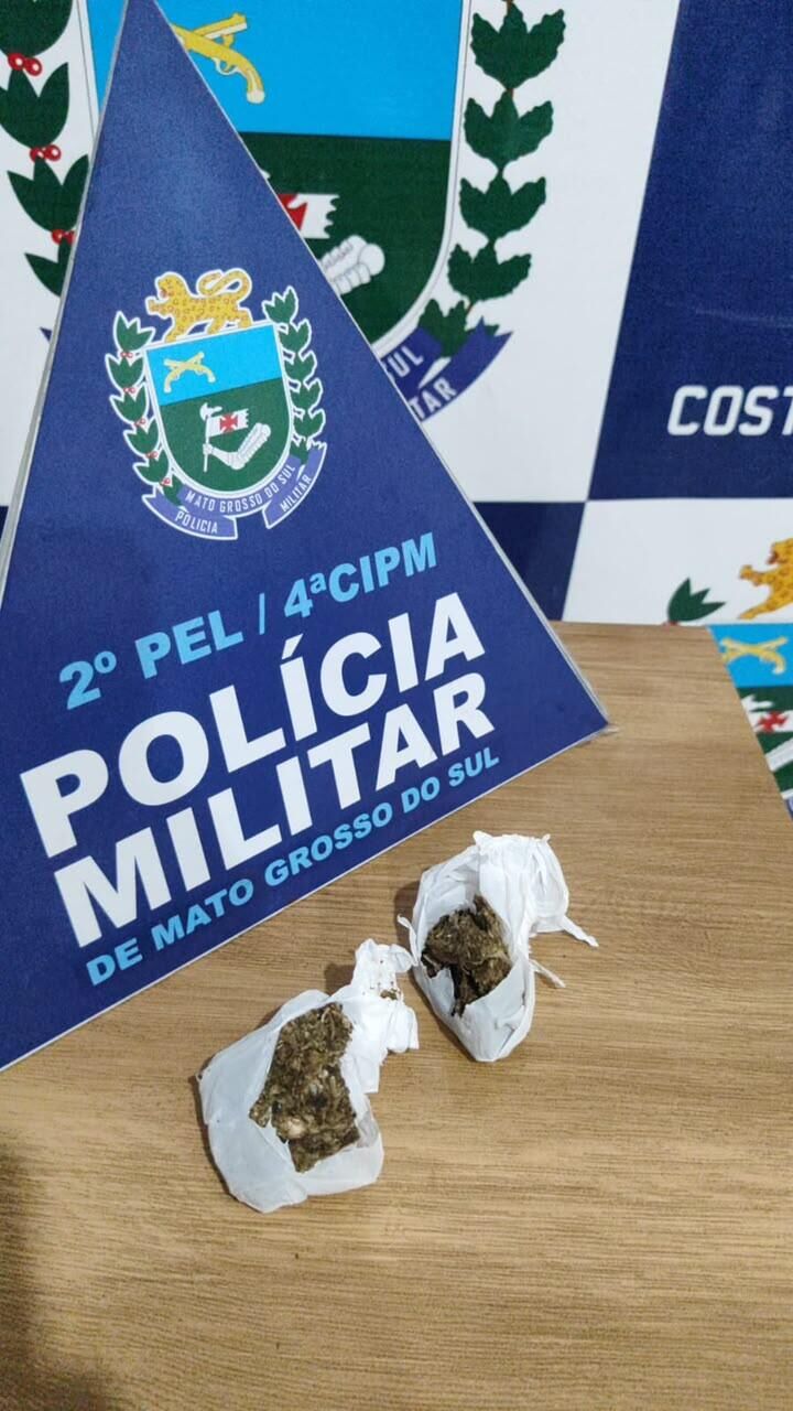 Ilustração da notícia Jovem é preso dirigindo sem CNH e sob efeito de maconha em Costa Rica da MS Todo dia