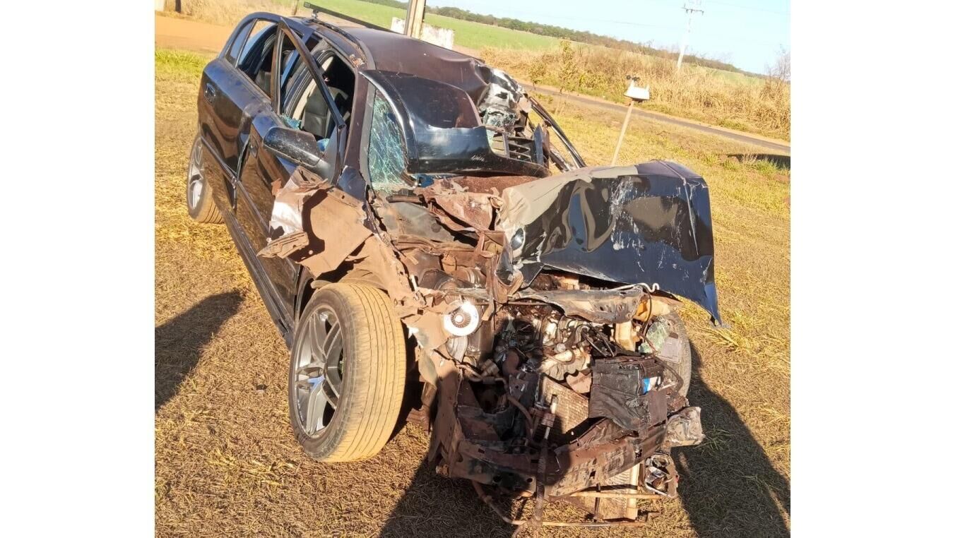 Imagem da notícia Família de Chapadão do Sul sofre grave acidente a caminho de Costa Rica; homem está em estado gravíssimo