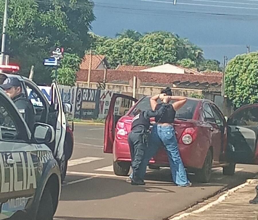 Ilustração da notícia Operação Batom Vermelho prende três mulheres com quase 10 kg de maconha em Costa Rica da MS Todo dia