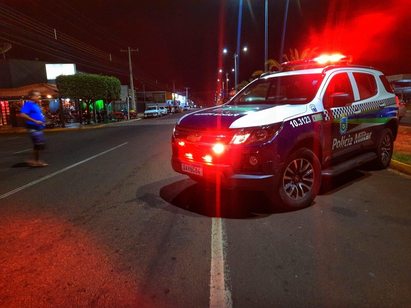 Imagem da notícia Motorista embriagado bate em moto estacionada em Costa Rica