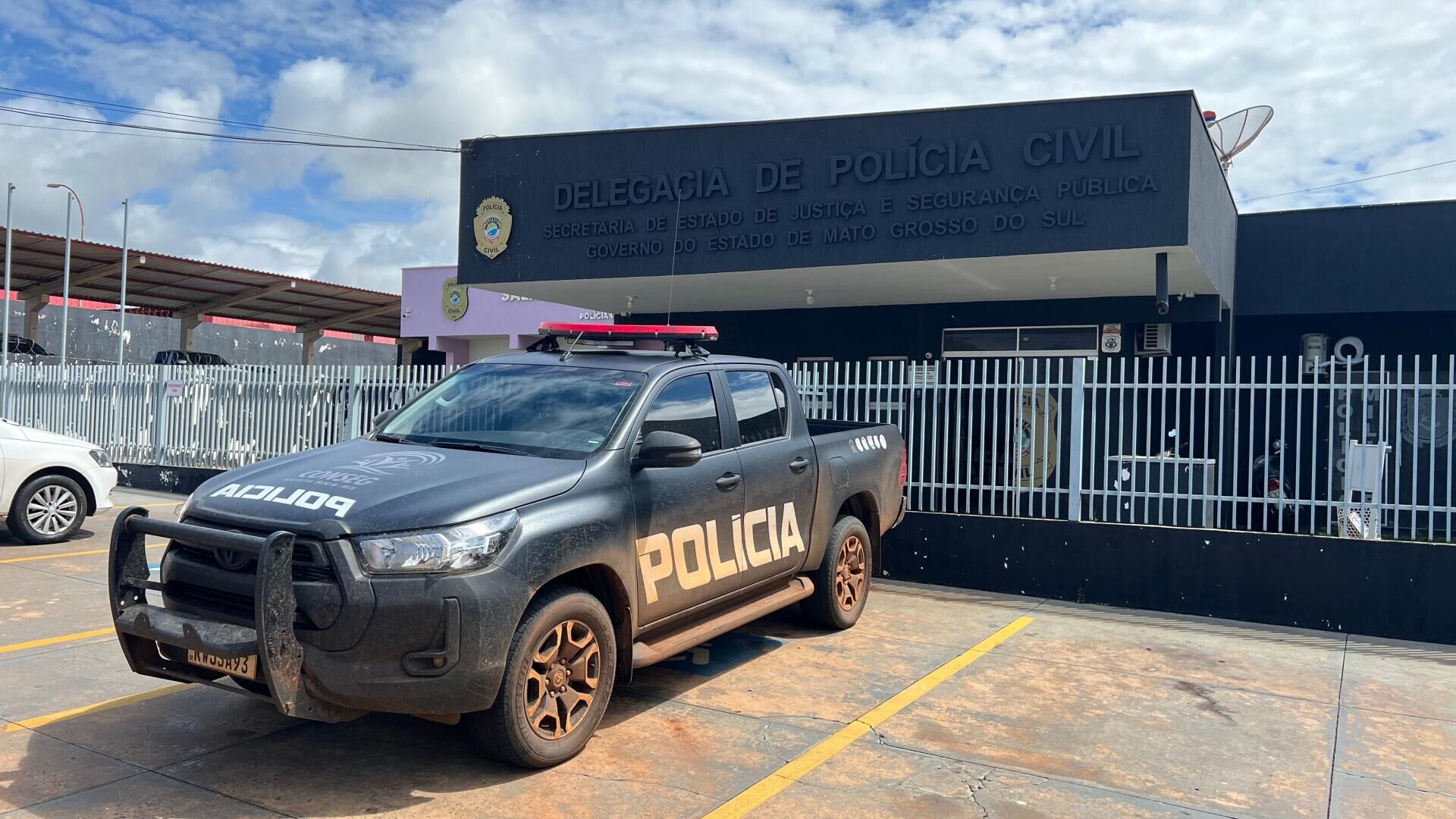 Ilustração da notícia Sem CNH homem é preso por embriaguez após bater caminhonete em poste em Costa Rica da MS Todo dia