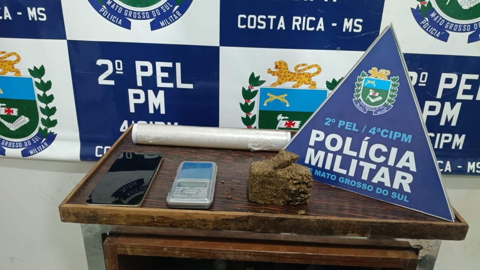 Imagem da notícia Jovem é preso com maconha e moto irregular em Costa Rica