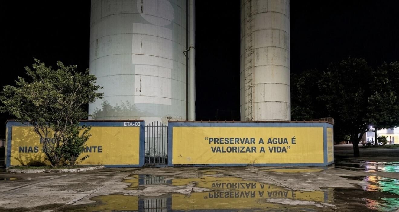 Imagem ilustrativa da matéria Vazamento em reservatório pode ter desperdiçado milhões de litros de água em Costa Rica; SAAE é cobrado