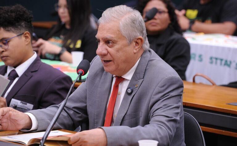 Imagem da notícia Comissão aprova proposta que torna permanente a Política para a Primeira Infância