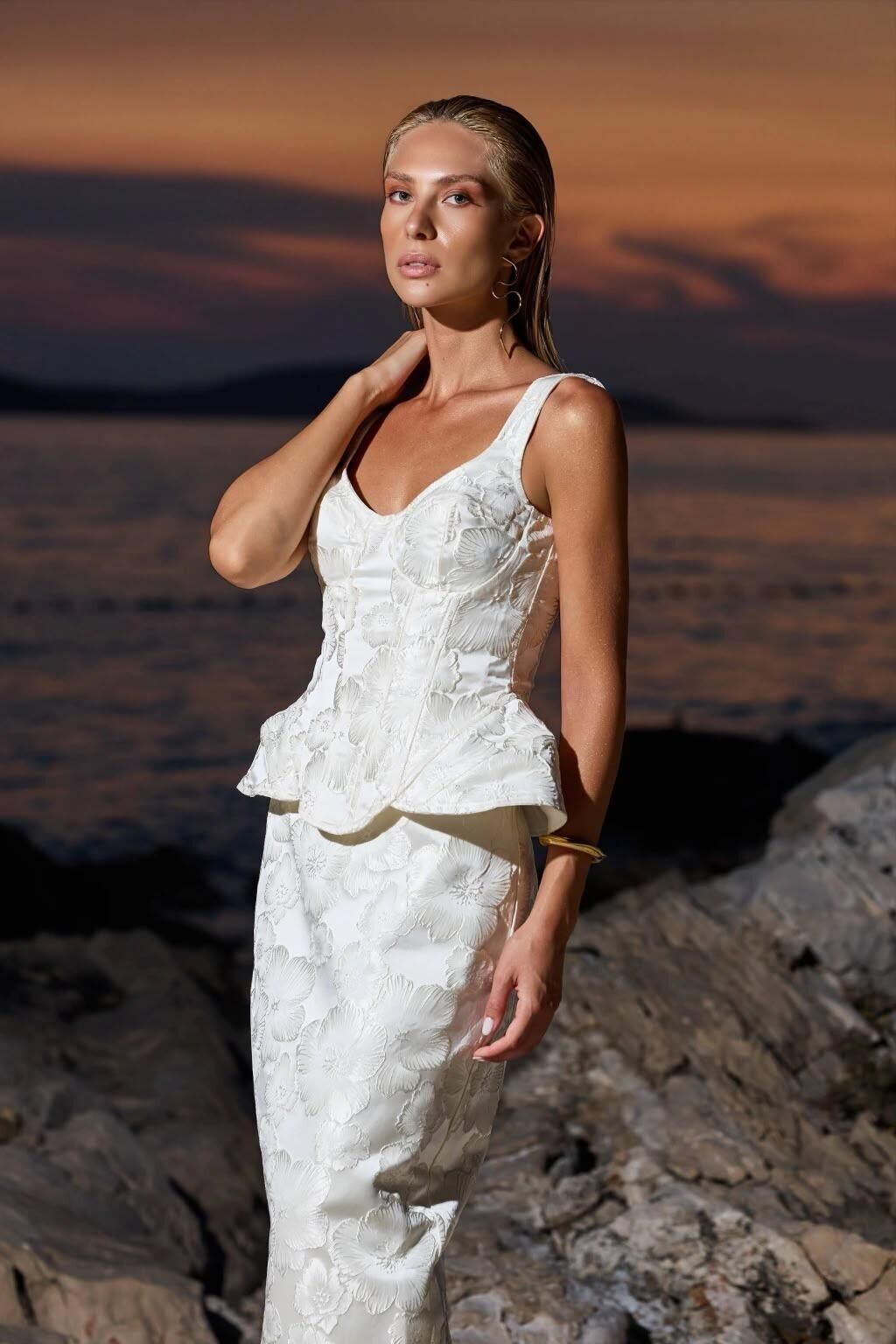Imagem de Conjunto Corset Estruturado E Saia Lápis Mídi Off White Closet De Luxe