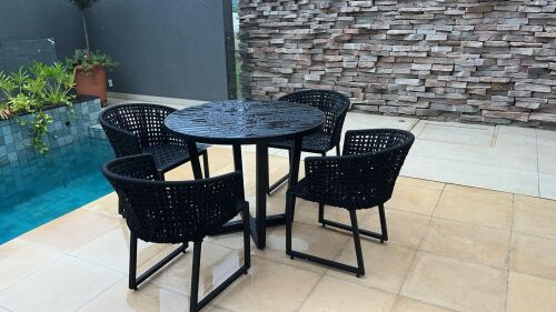 Imagem do produto Mesa Redonda Base Chanfrada com Poltrona Berlim