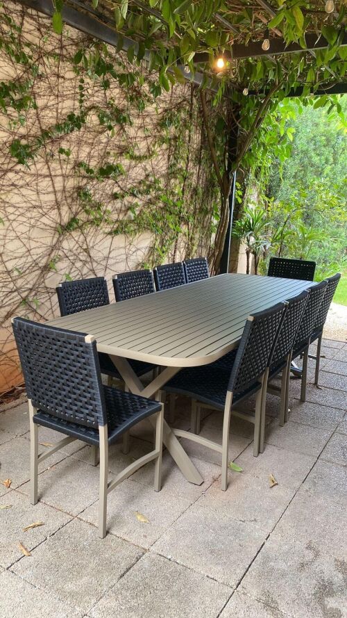 Imagem do produto Mesa Retangular em Alumínio Ripado Borda Arredondada com Cadeira Deck