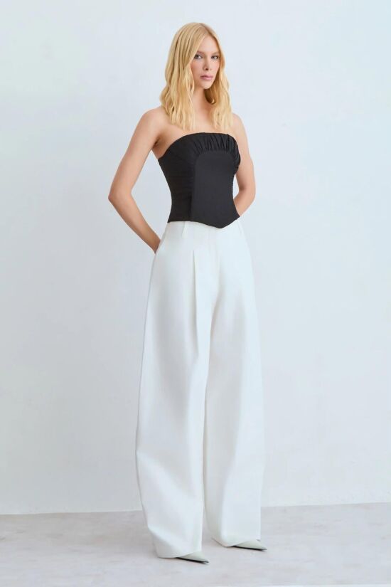 Imagem de Calça Baggy Prega Frontal Recorte V Costas Off White Zen