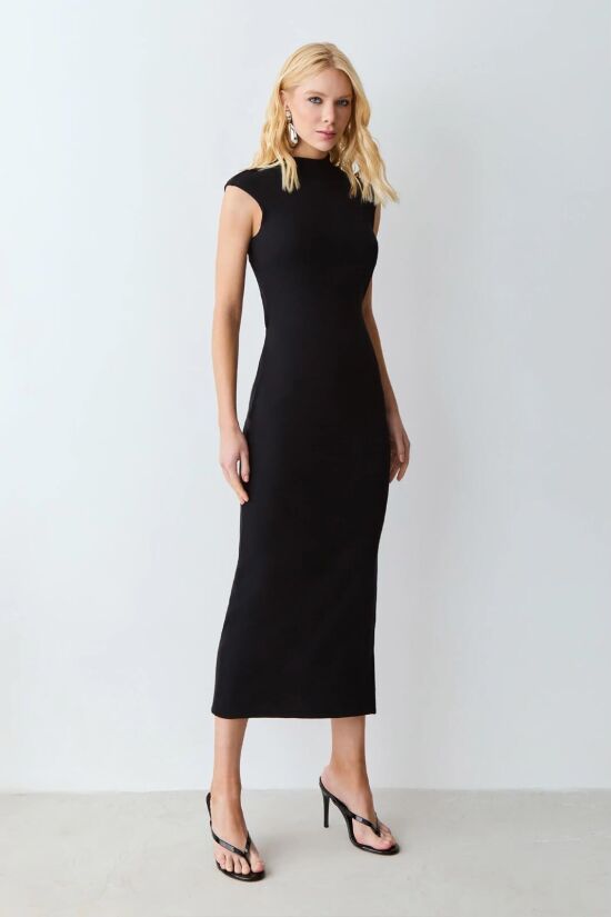 Imagem de Vestido Mídi Abertura E Torção Costas Gola Preto Zen