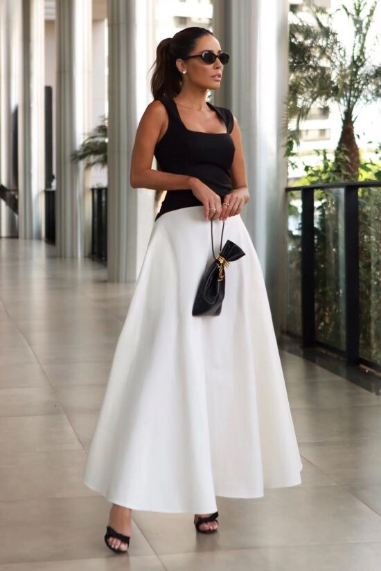 Imagem de Vestido Mídi Com Decote Reto E alças Largas Preto Com Off White Zen