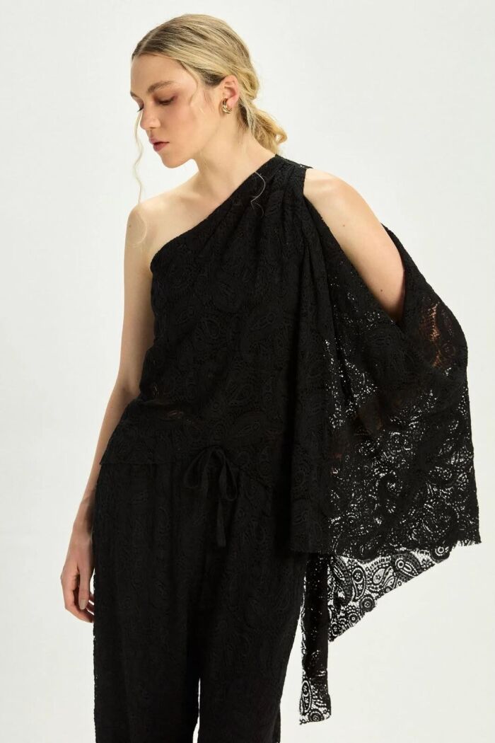 Imagem de Blusa Audrey Preta Le Blog
