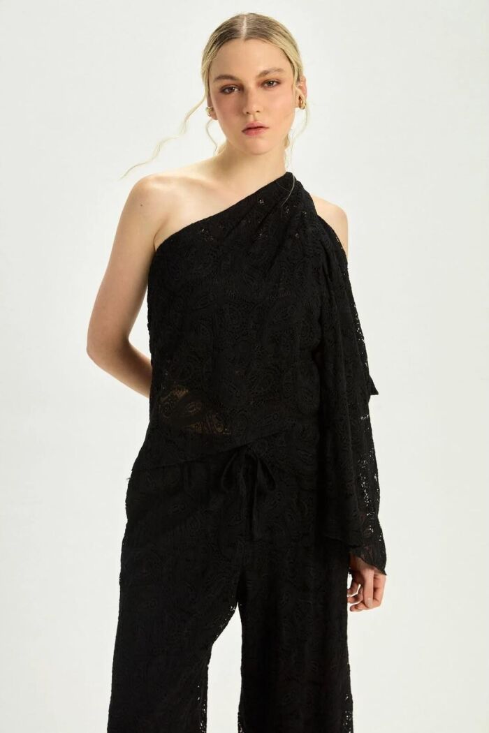 Imagem de Blusa Audrey Preta Le Blog