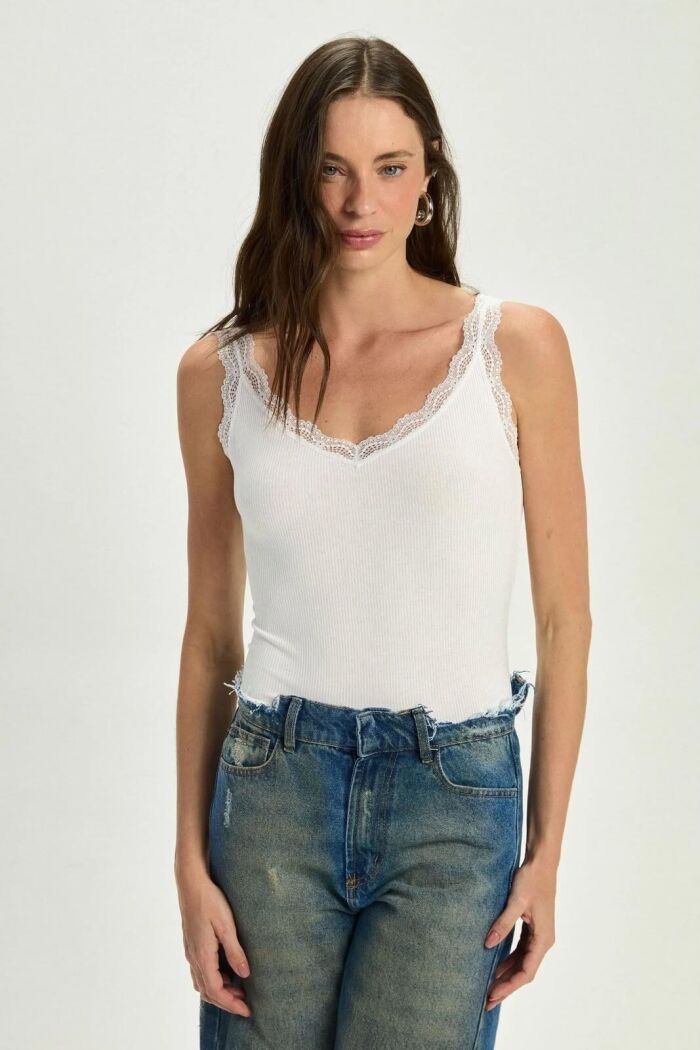 Imagem de Regata Thais Off White Le Blog