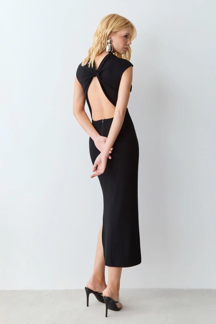 Imagem de Vestido Mídi Abertura E Torção Costas Gola Preto Zen