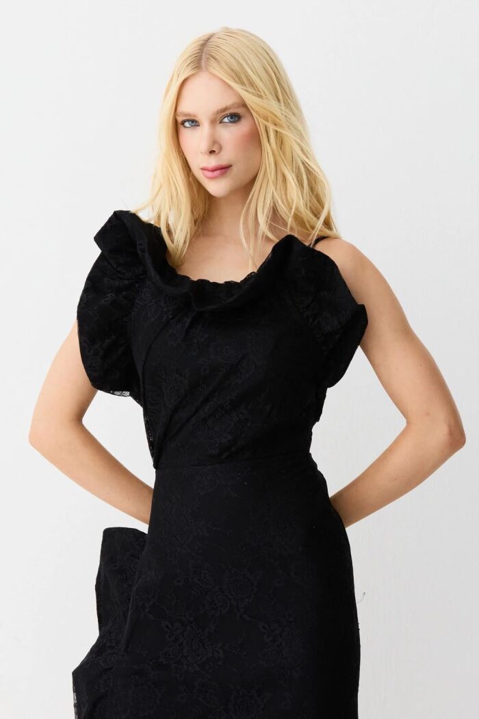 Imagem de Vestido Mídi Com Volume Estruturado Decote e Lateral Preto Zen