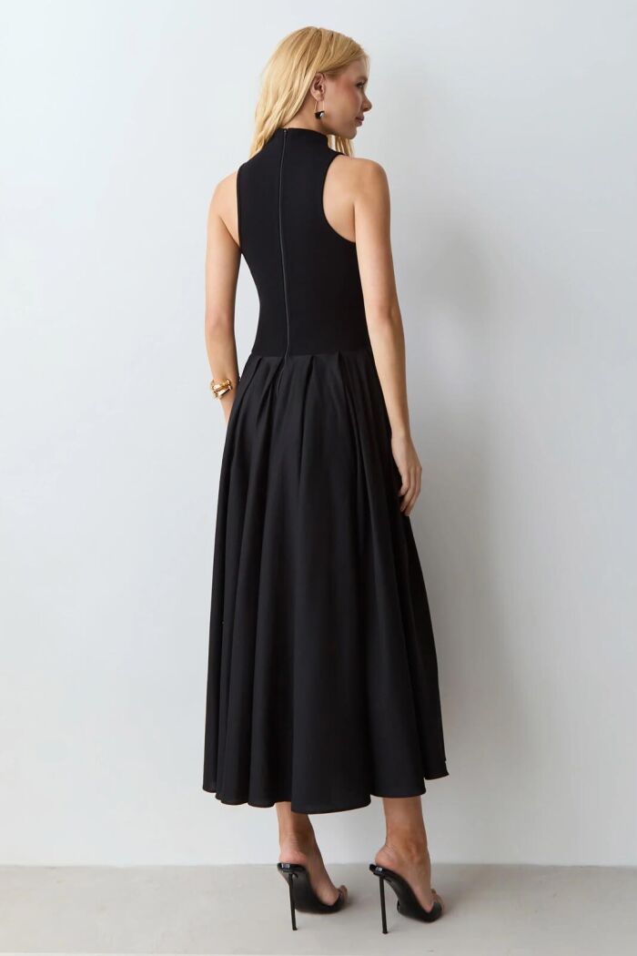 Imagem de Vestido Mídi gola Alta Com Barra Ampla Rodada Preto Zen