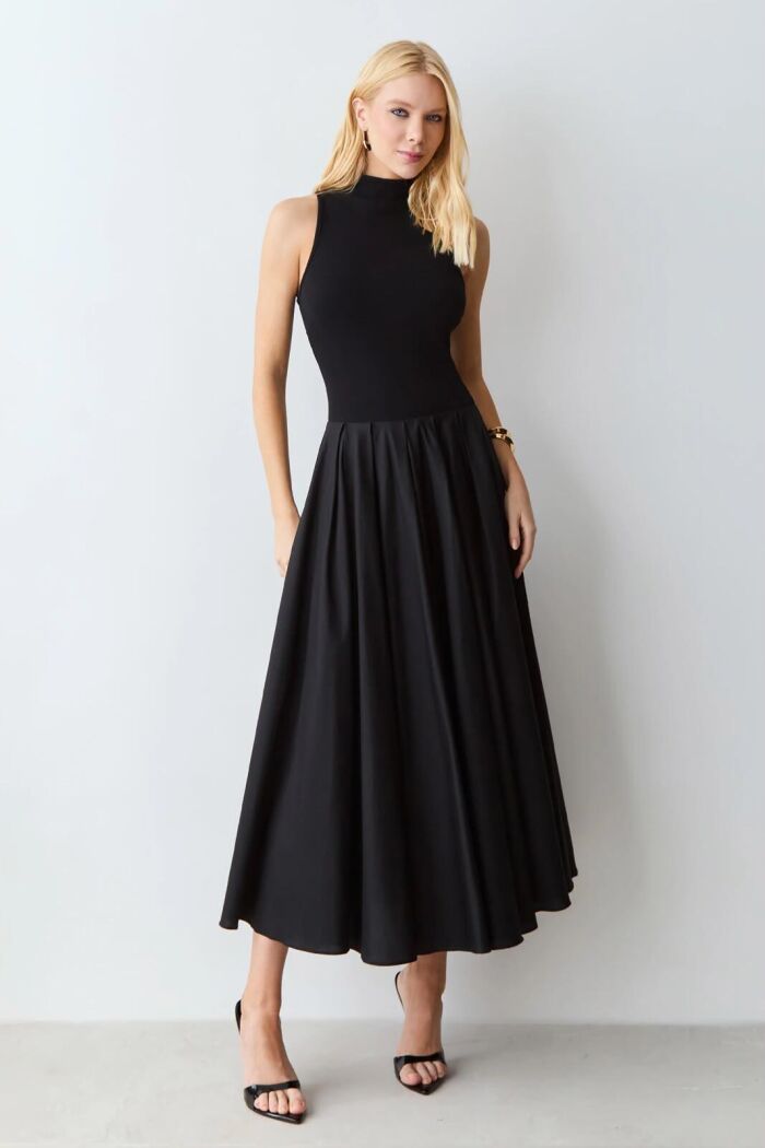 Imagem de Vestido Mídi gola Alta Com Barra Ampla Rodada Preto Zen