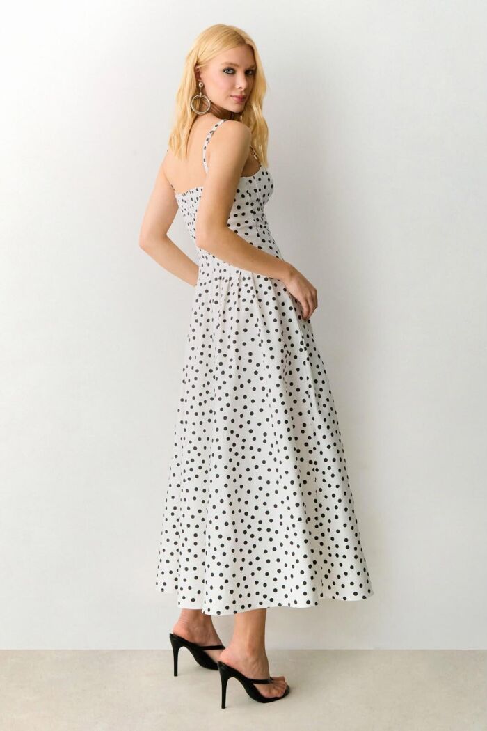 Imagem de Vestido Longo Acinturado Pregas Saia Recorte Busto Off White Com Preto Zen