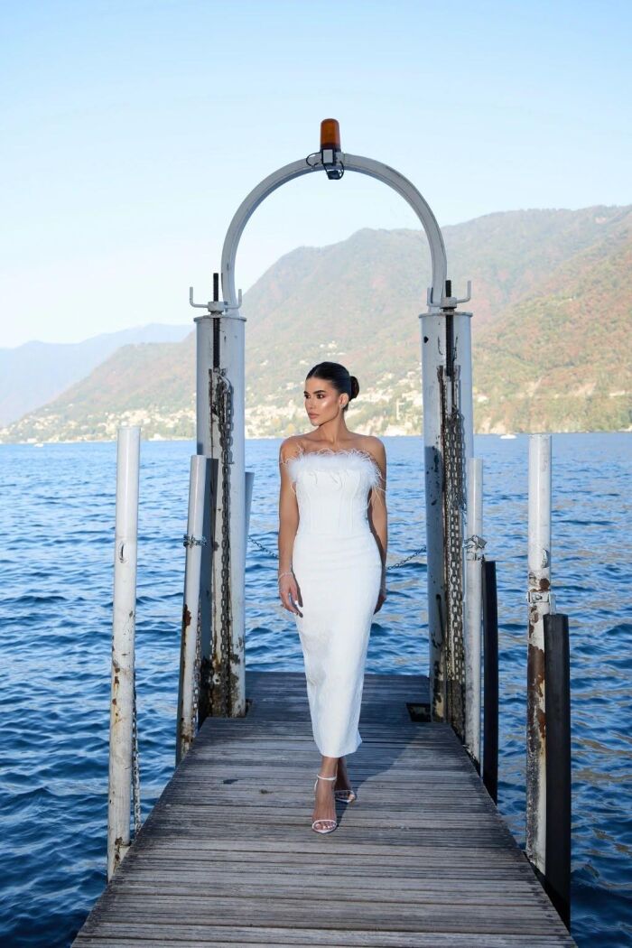 Imagem de Vestido Mídi Renda Tomara Que Caia Com Plumas Off White Closet De Luxe