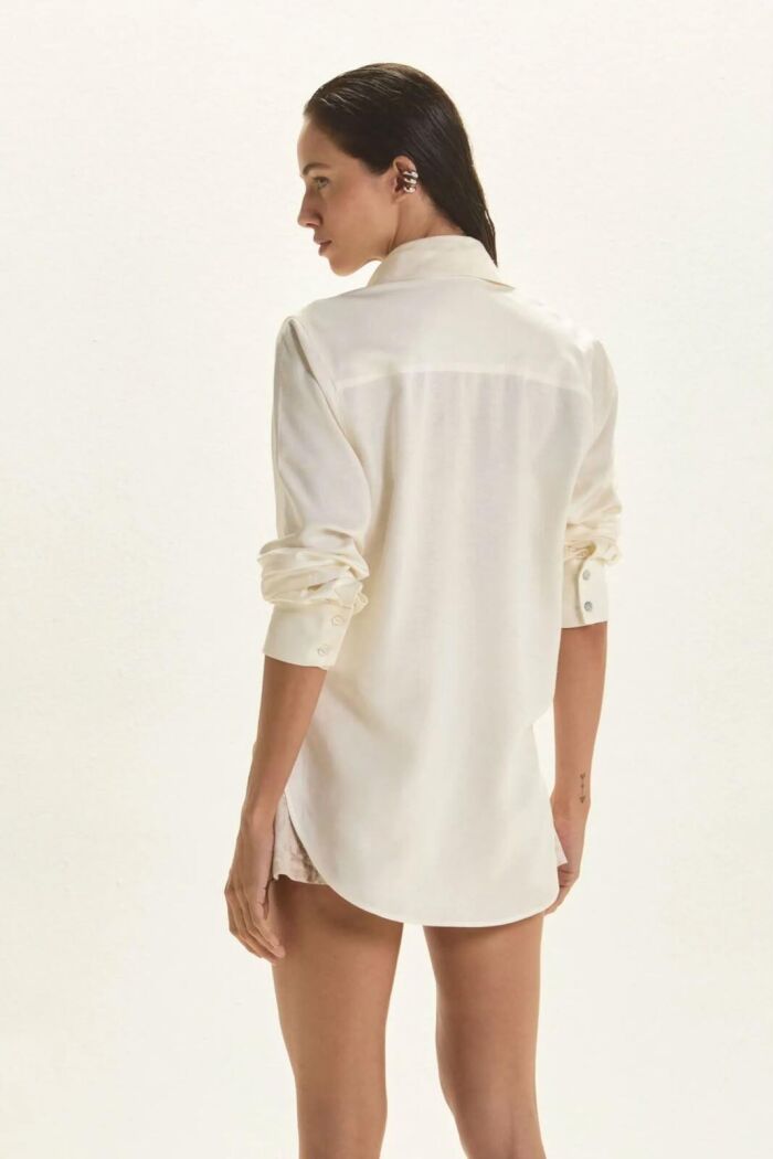 Imagem de Camisa Giovana Off White Le Blog