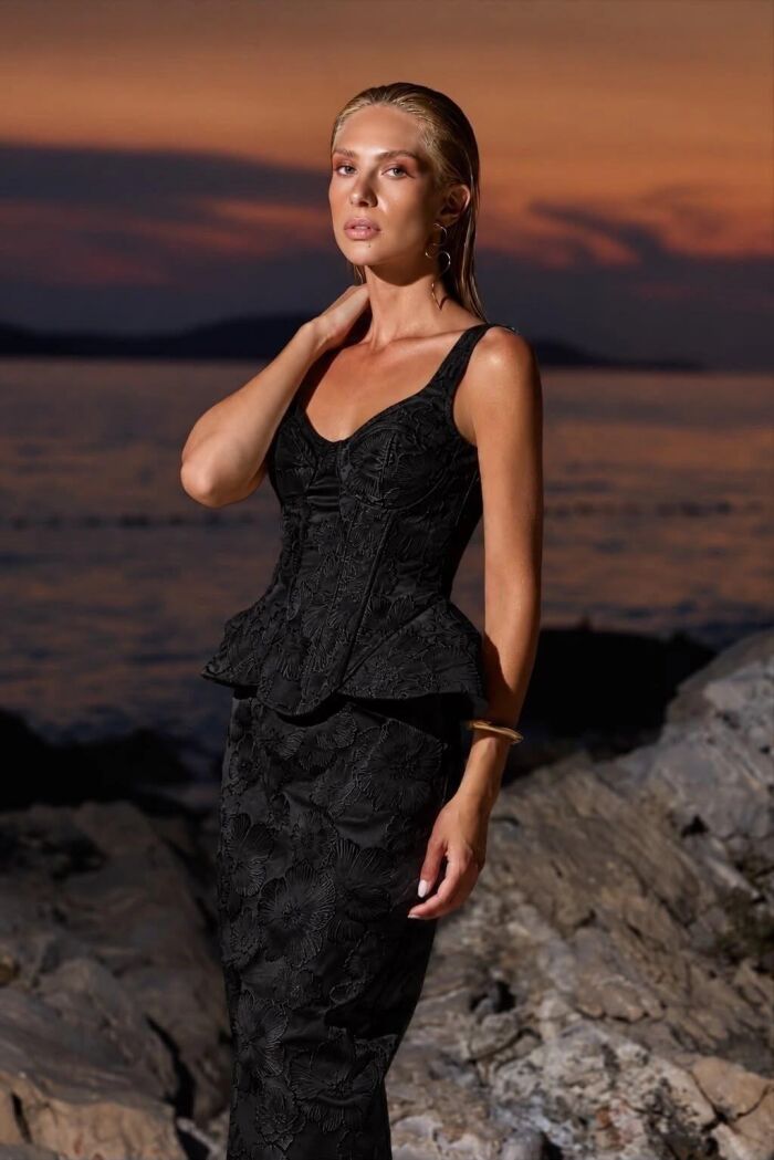Imagem de Conjunto Corset Estruturado E Saia Lápis Mídi Preto Closet De Luxe