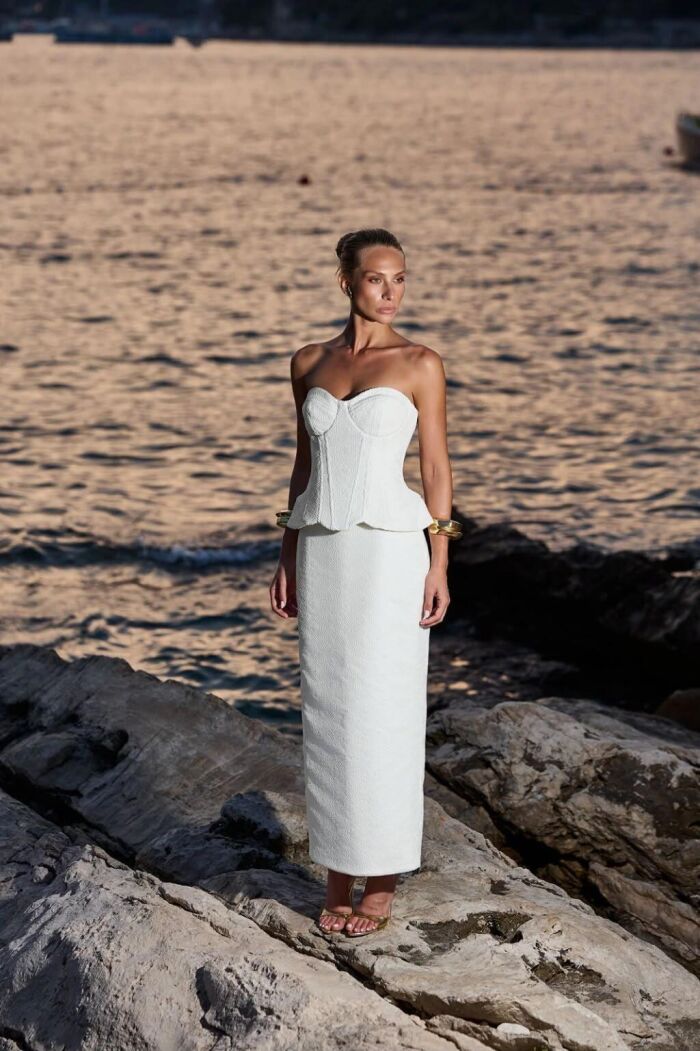 Imagem de Conjunto Voil Bordado Corset Tomara Que Caia E Saia Mídi Off White Closet De Luxe