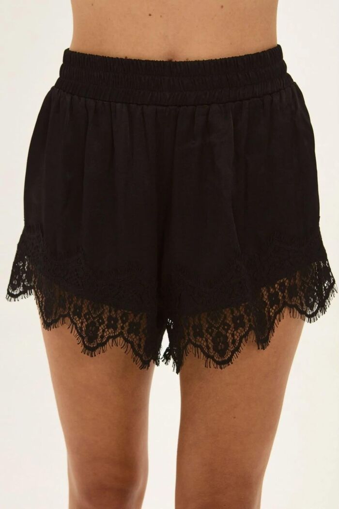 Imagem de Shorts Geórgia Preto Le Blog