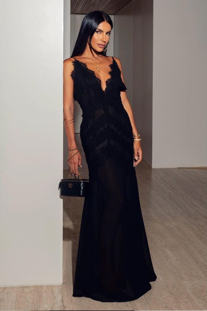 Imagem de Vestido Longo Com Fluidez Detalhes Em Renda E Alça Fina Preto Zen