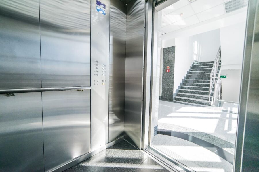 Elevador de condomínio. Reprodução: Internet