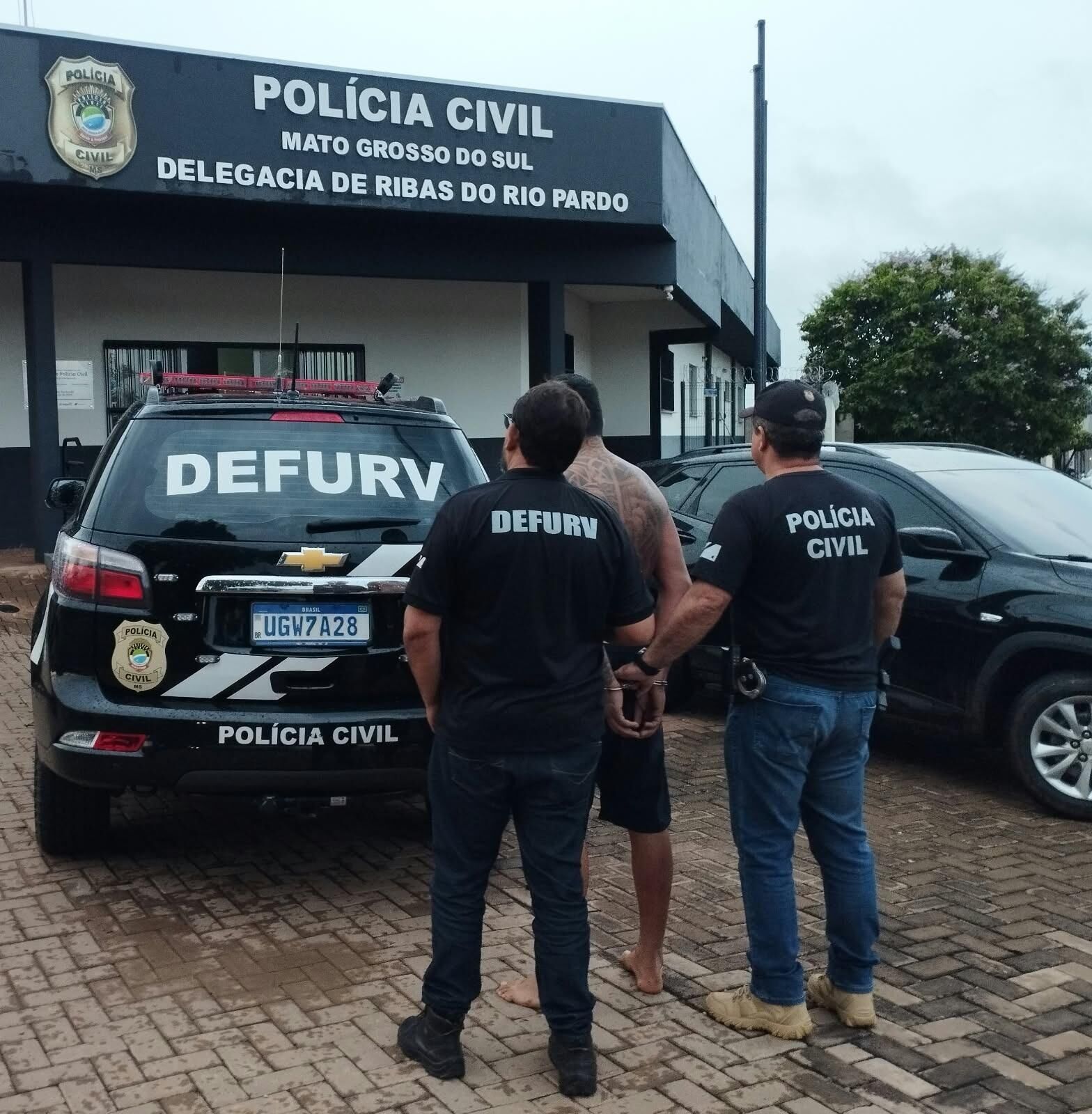 Imagem da notícia Homem é preso por suspeita de participação em tentativa de homicídio em Ribas do Rio Pardo