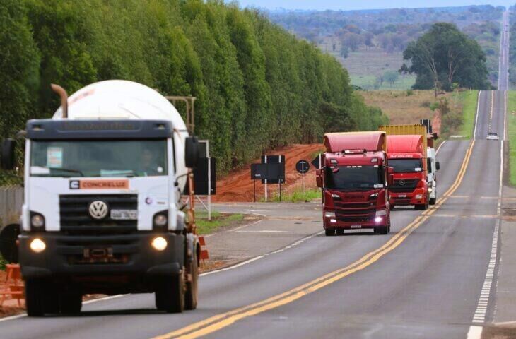 Ilustração da notícia Região de Inocência recebe R$ 608 milhões em investimentos rodoviários