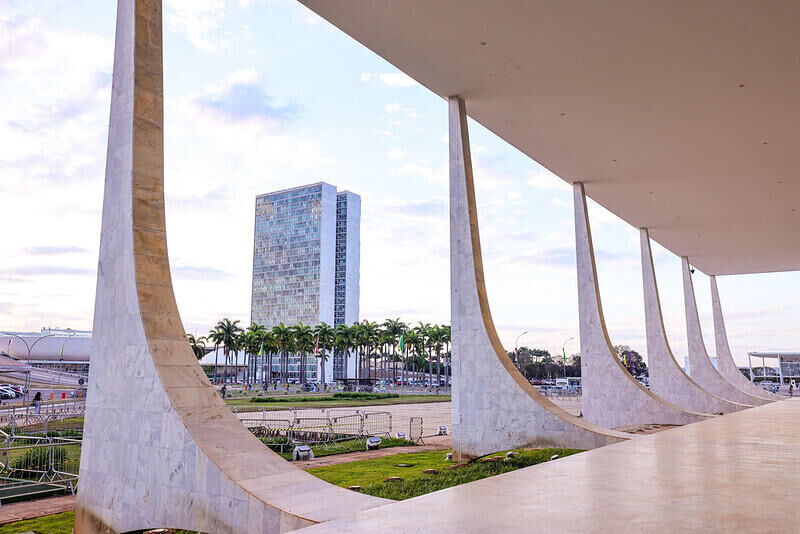 Imagem da notícia STF intima presidentes de 21 partidos políticos a explicar gestão de emendas parlamentares