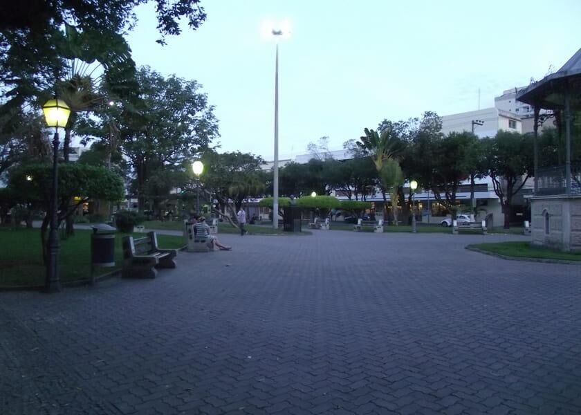 Imagem Cidade Tr%C3%AAs Rios - Limpeza e Faxina - Maria Brasileira