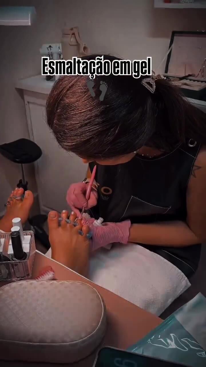 Esmaltação em gel e pedicure