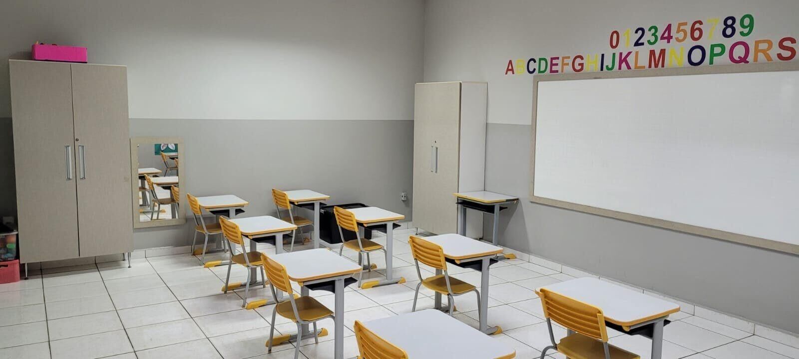 Sala de aula colorida da Educação Infantil