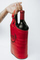 Imagem adicional 2 do item PORTA-VINHOS EM COURO VERMELHO PARA DUAS GARRAFAS