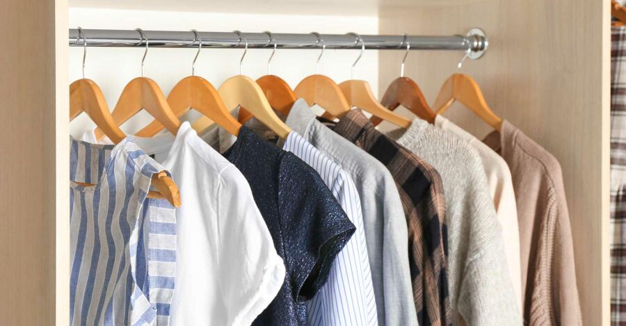 Roupas preservadas e guarda-roupa sem mofo. Reprodução: Internet
