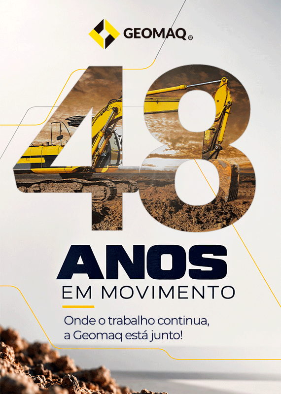 Banner comemorativo dos 48 anos da Geomaq, com uma escavadeira e a frase “48 anos em movimento. Onde o trabalho continua, a Geomaq está junto!