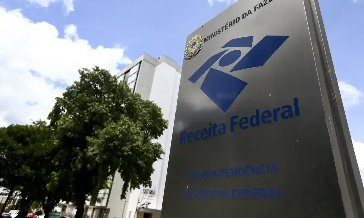 Imagem da notícia Receita libera consulta ao lote especial de cashback do Imposto de Renda nesta quarta-feira